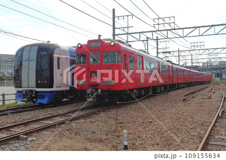 団体 イベント仕様の名鉄6000系電車と2000系ミュースカイ 団体 イベント仕様の名鉄6000系電車と2000系ミュースカイ 109155634