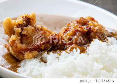 唐揚げトッピングカレーライスのアップ。 109156513