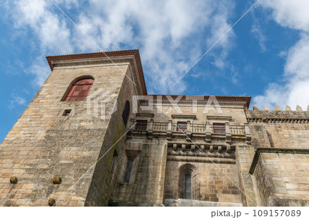Cathedral and Cloister building in Viseu 109157089