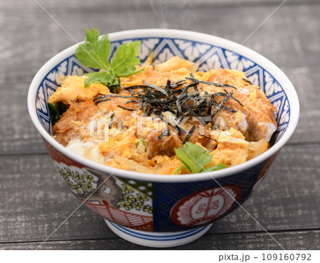 熱々出来立ての かつ丼 熱々出来立ての かつ丼 109160792