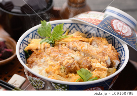 熱々出来立ての かつ丼 熱々出来立ての かつ丼 109160799