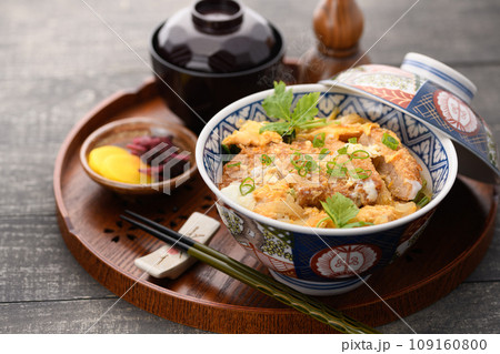 熱々出来立ての かつ丼 熱々出来立ての かつ丼 109160800