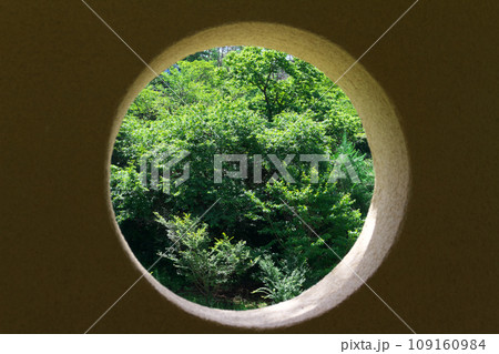 クースの家の窓　岐阜県川辺町 109160984