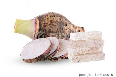 taro root on white background 109163610
