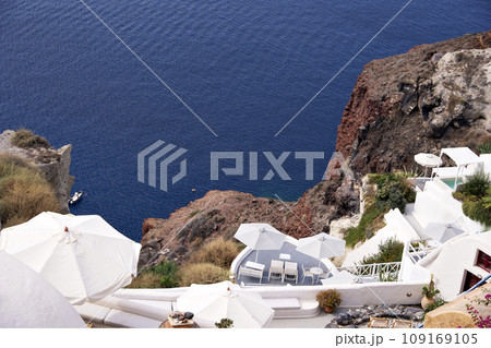 テラスから望むサントリーニの海 テラスから望むサントリーニの海 109169105