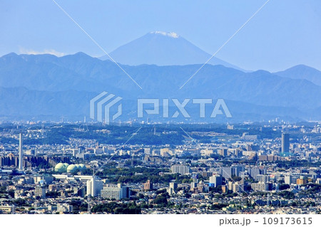 東京都庁南展望室からの眺め(富士山方面) 東京都庁南展望室からの眺め(富士山方面) 109173615