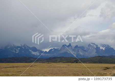 Cordillera Paine.  109173735