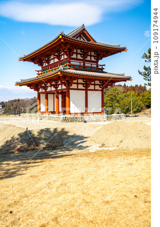多賀城南門　多賀城外郭南門　宮城県多賀城市 109174944