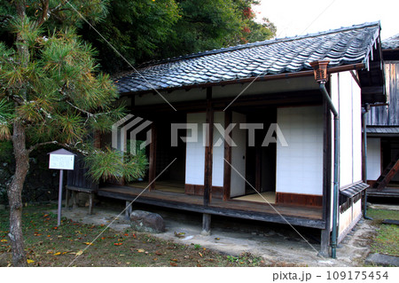 大分県竹田市「歴史の道」の散策コースの景観 「旧竹田荘」 大分県竹田市「歴史の道」の散策コースの景観 「旧竹田荘」 109175454