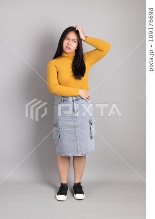 Full Length Woman 109176698