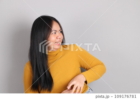 Southeast Asian Woman Southeast Asian Woman 109176781
