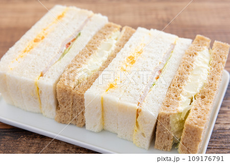 美味しいミックスサンド 109176791