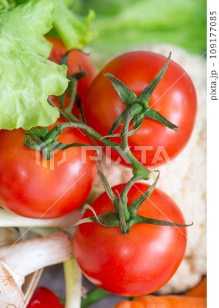 tomatoes tomatoes 109177085
