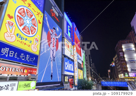 大阪市中央区 道頓堀の夜景 大阪市中央区 道頓堀の夜景 109179929