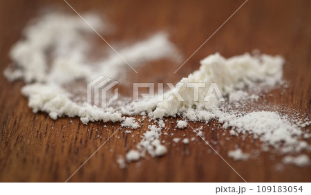 Wheat flour 109183054