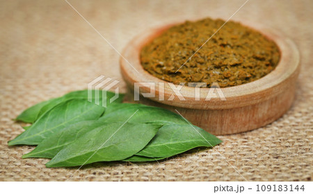 Ayurvedic henna leaves 109183144