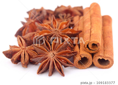 Some aromatic cinnamon with star anise Some aromatic cinnamon with star anise 109183377