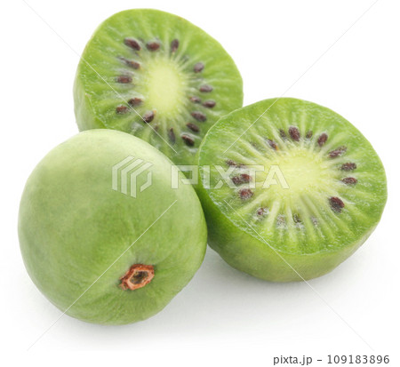 Kiwi berry 109183896
