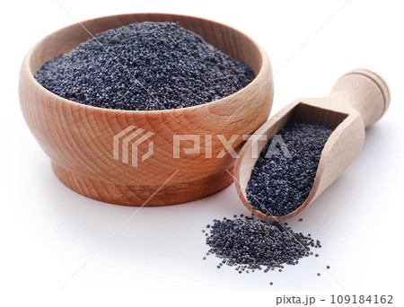 Poppy seeds 109184162