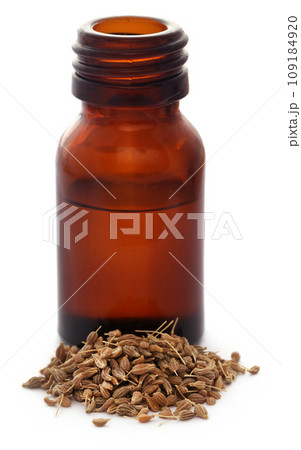 Anise seeds with essential oil in a jar Anise seeds with essential oil in a jar 109184920