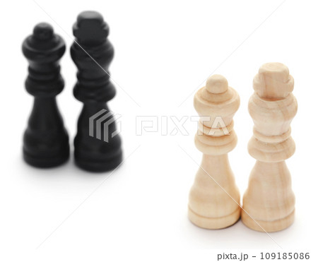 Wooden chess king and queen Wooden chess king and queen 109185086