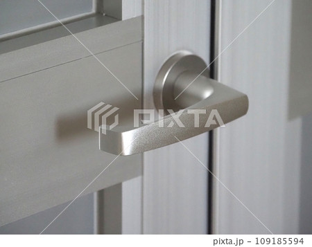 ドアノブ(レバー式アルミドア/鍵なし) 109185594