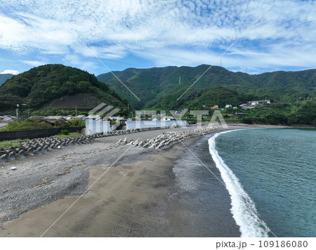 高知県須崎市 安和海岸の風景の写真素材 [109186080] - PIXTA