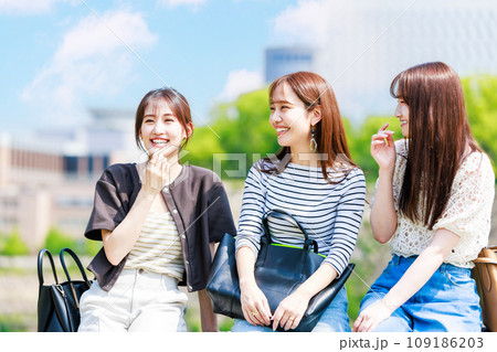 女子旅  大阪の観光　大阪城 109186203