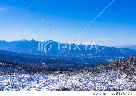 【冬素材】雪の北横岳の登山風景【長野県】 109186479