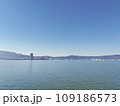 琵琶湖と大津市街　231128 109186573