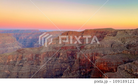 Fantastic sunset over the magnificent Grand Canyon 109189121