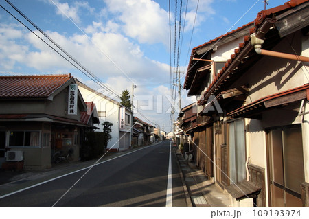 荒島駅前の国道9号線旧道(島根県道190号荒島停車場線) 荒島駅前の国道9号線旧道(島根県道190号荒島停車場線) 109193974
