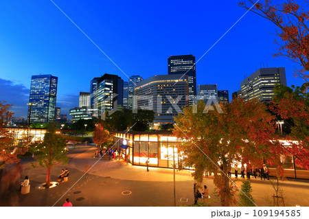 【大阪府】大阪ビジネスパークとキャッスルガーデン大阪の夜景 109194585