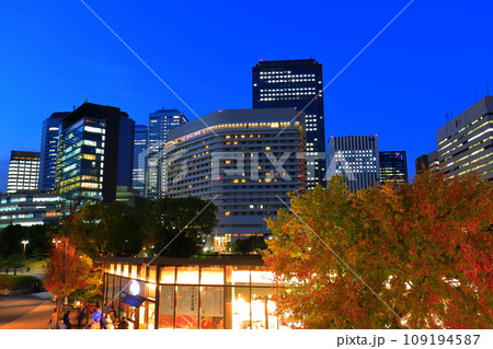 【大阪府】大阪ビジネスパークとキャッスルガーデン大阪の夜景 109194587