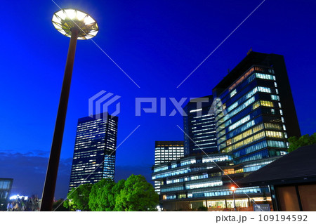 【大阪府】大阪ビジネスパークの夜景 【大阪府】大阪ビジネスパークの夜景 109194592