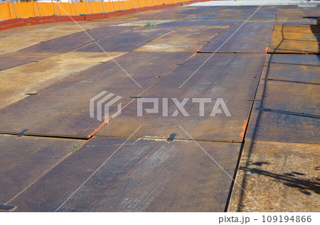 敷鉄板による工事用通路（土木工事） 109194866