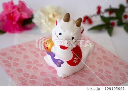 年賀状の素材　辰年 109195061