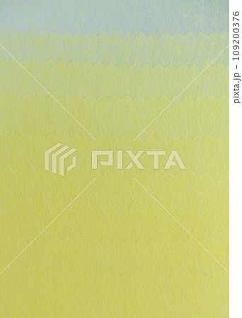 和紙によるグラデーション背景素材（黄色） 109200376
