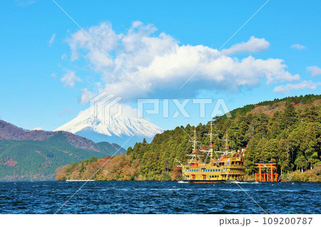 神奈川県　秋の箱根と海賊船　そして富士山 109200787