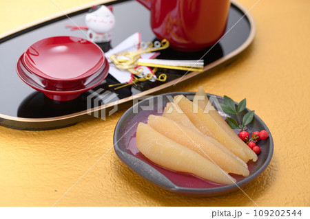 おせち料理の定番 味付け数の子 109202544