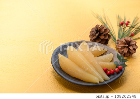 おせち料理の定番 味付け数の子 109202549