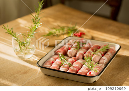 Traditional Christmas dish "Pigs in a blanket" 109210069