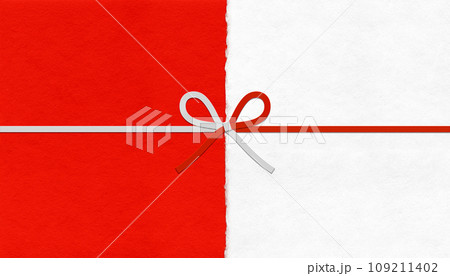 紅白の和紙と水引き、花結びのおしゃれな掛け紙 109211402