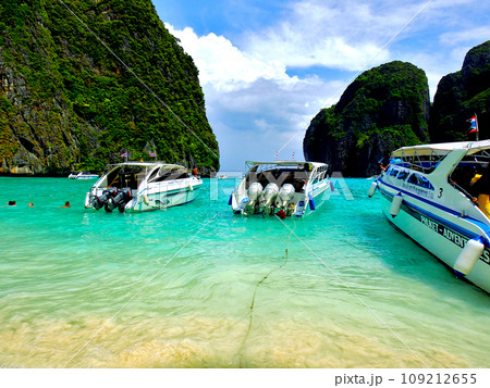 タイ・プーケット・ピピ島（ピピレイ島）マヤベイ 109212655
