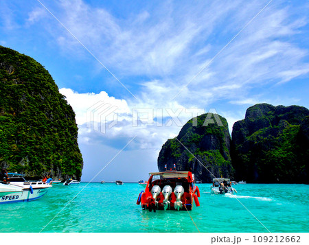 タイ・プーケット・ピピ島（ピピレイ島）マヤベイ 109212662