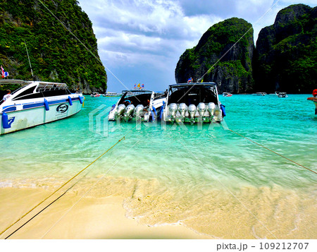 タイ・プーケット・ピピ島（ピピレイ島）マヤベイ 109212707