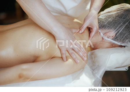 medical massage therapist do massage therapy 109212923