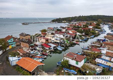 Village near sea 109216327