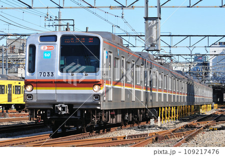 西武池袋線　保谷　東京メトロ　7000系　7033 109217476