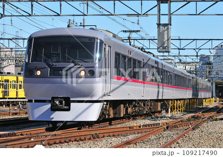 西武池袋線　保谷　西武鉄道　10000系　ちちぶ 109217490